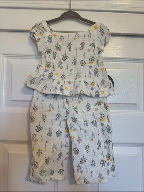 Rabbit + Bear organic Girls White Linen Floral Two-Piece Matching Set 12mo